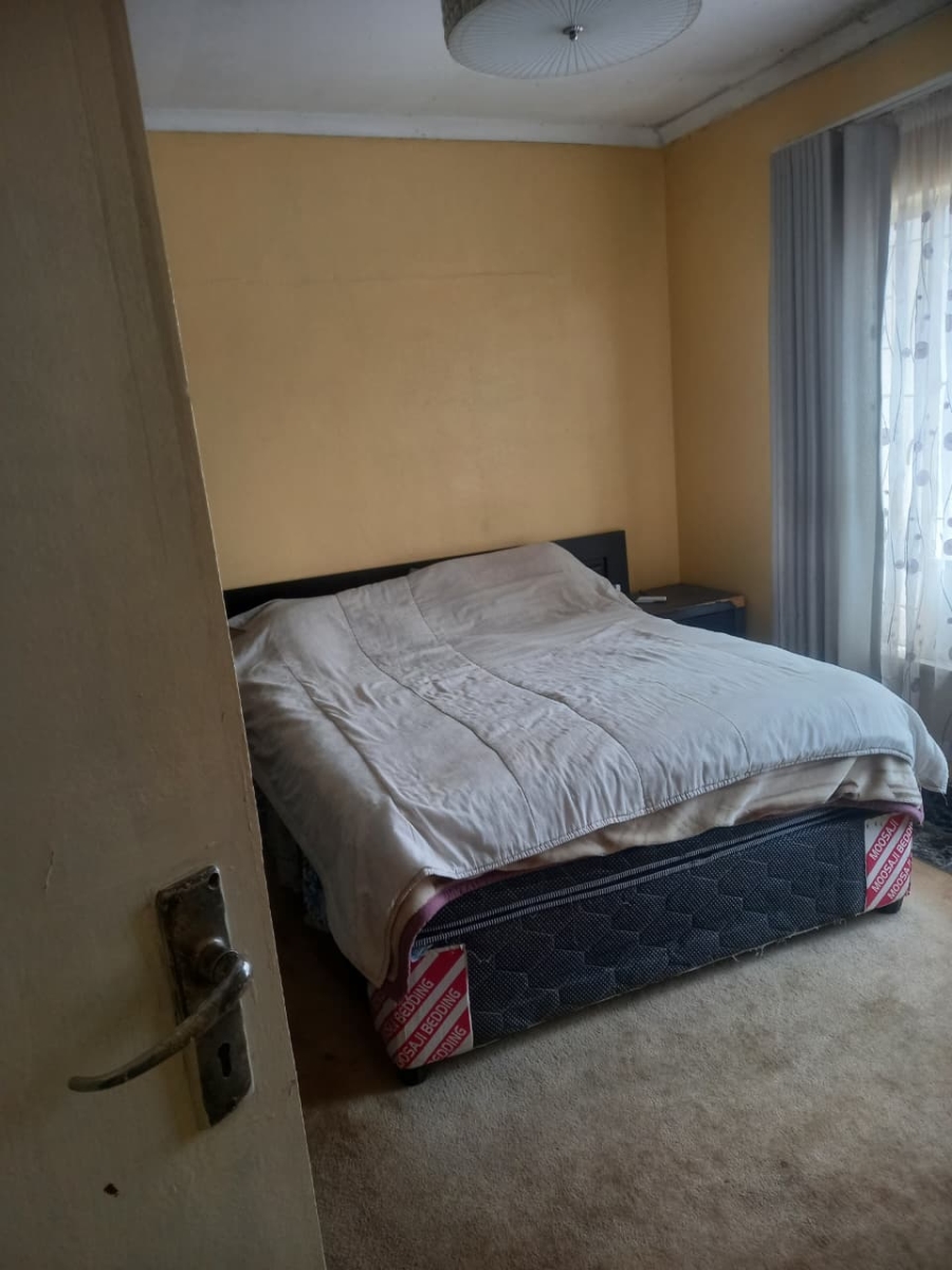 5 Bedroom Property for Sale in Manzil Park North West